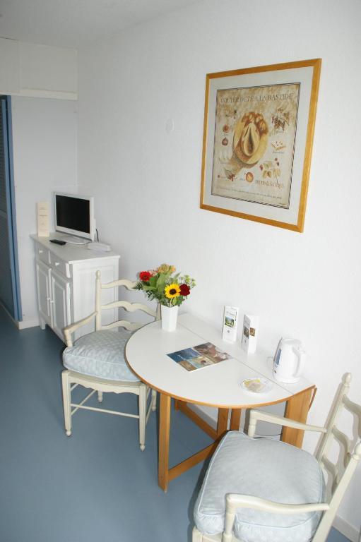 Residence Les Grands Pins Greoux-les-Bains Ruang foto